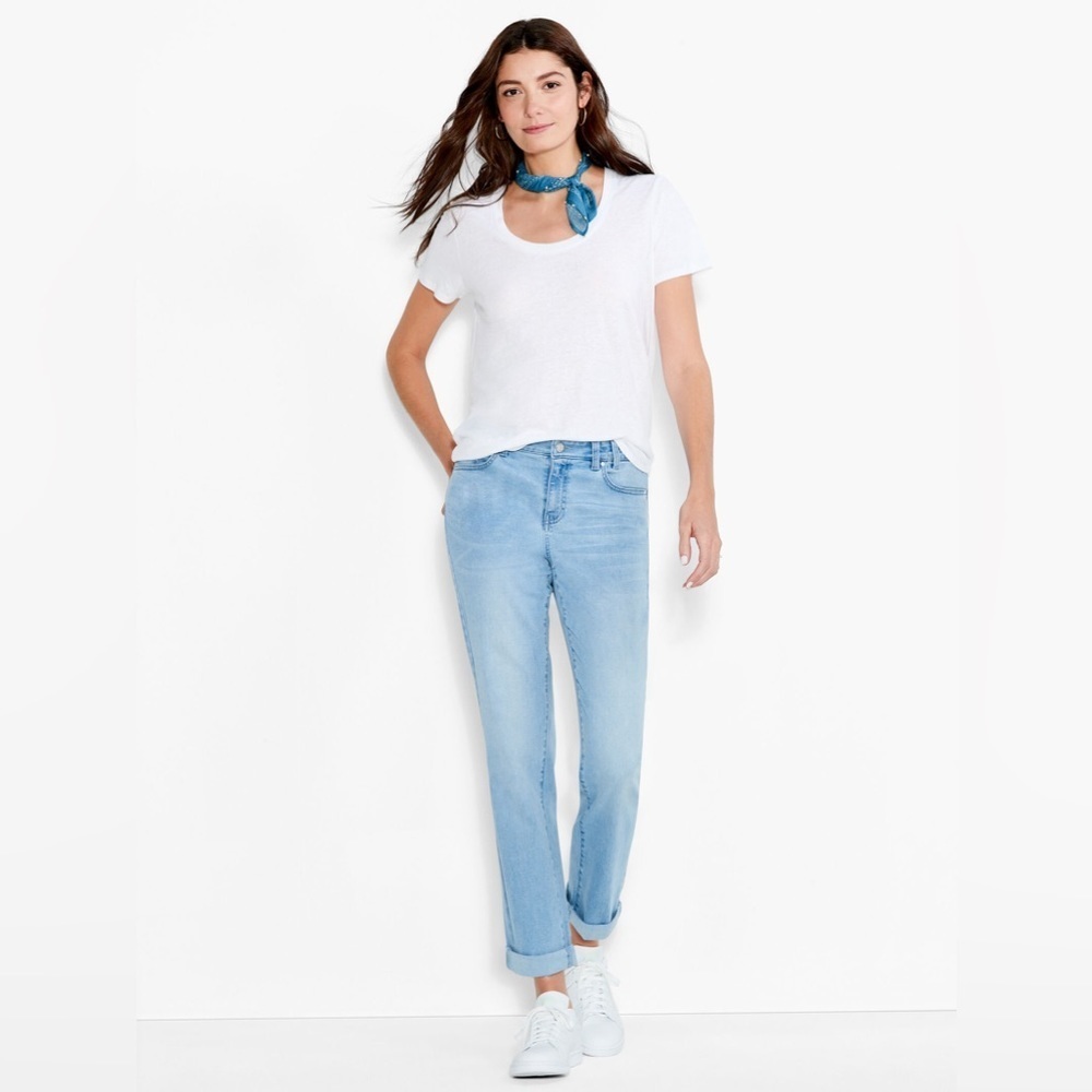 NWT NZ DENIM 29" MID RISE GIRLFRIEND
JEANS in Breeze Color